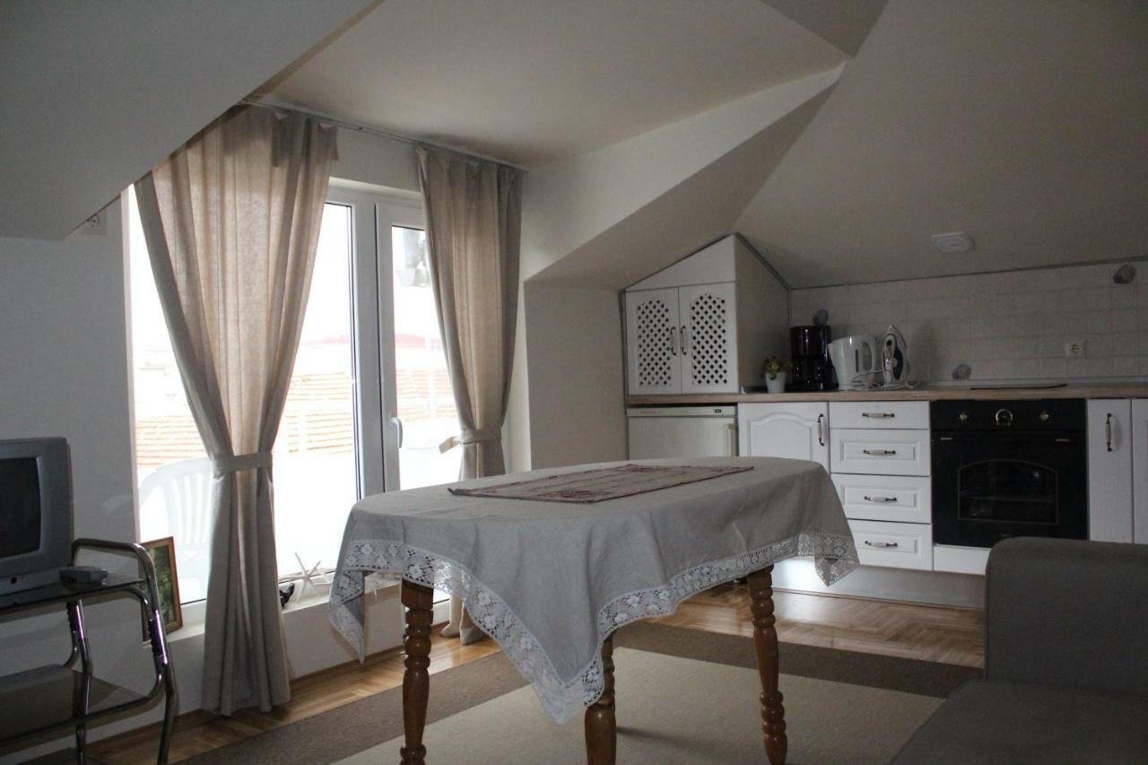 Paradise Corner Pomorie Luaran gambar